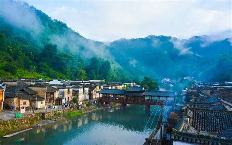 Jingdezhen – Travel guide at Wikivoyage.